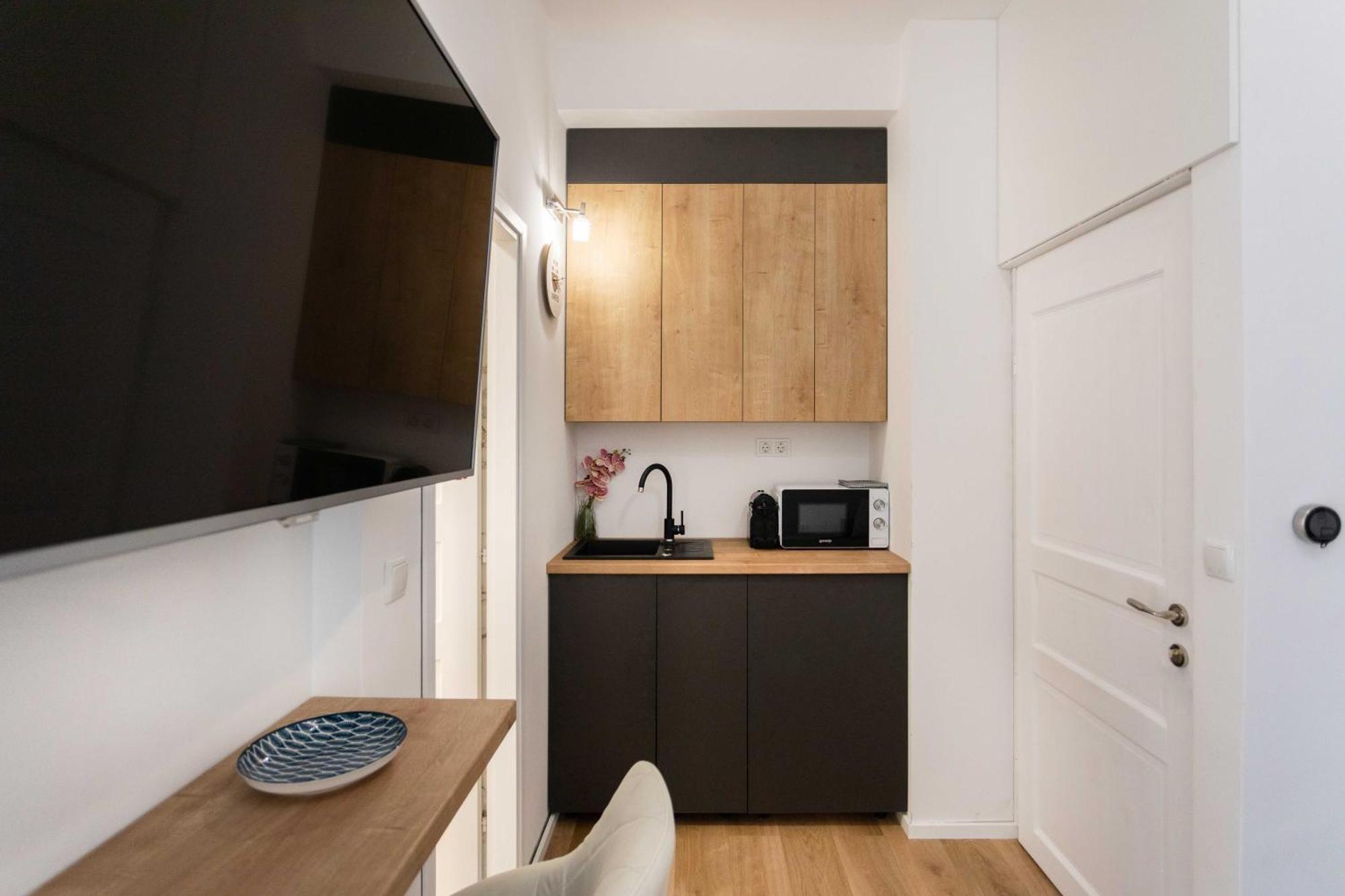 Design And Modern Apartments In Heart Of Загреб Экстерьер фото