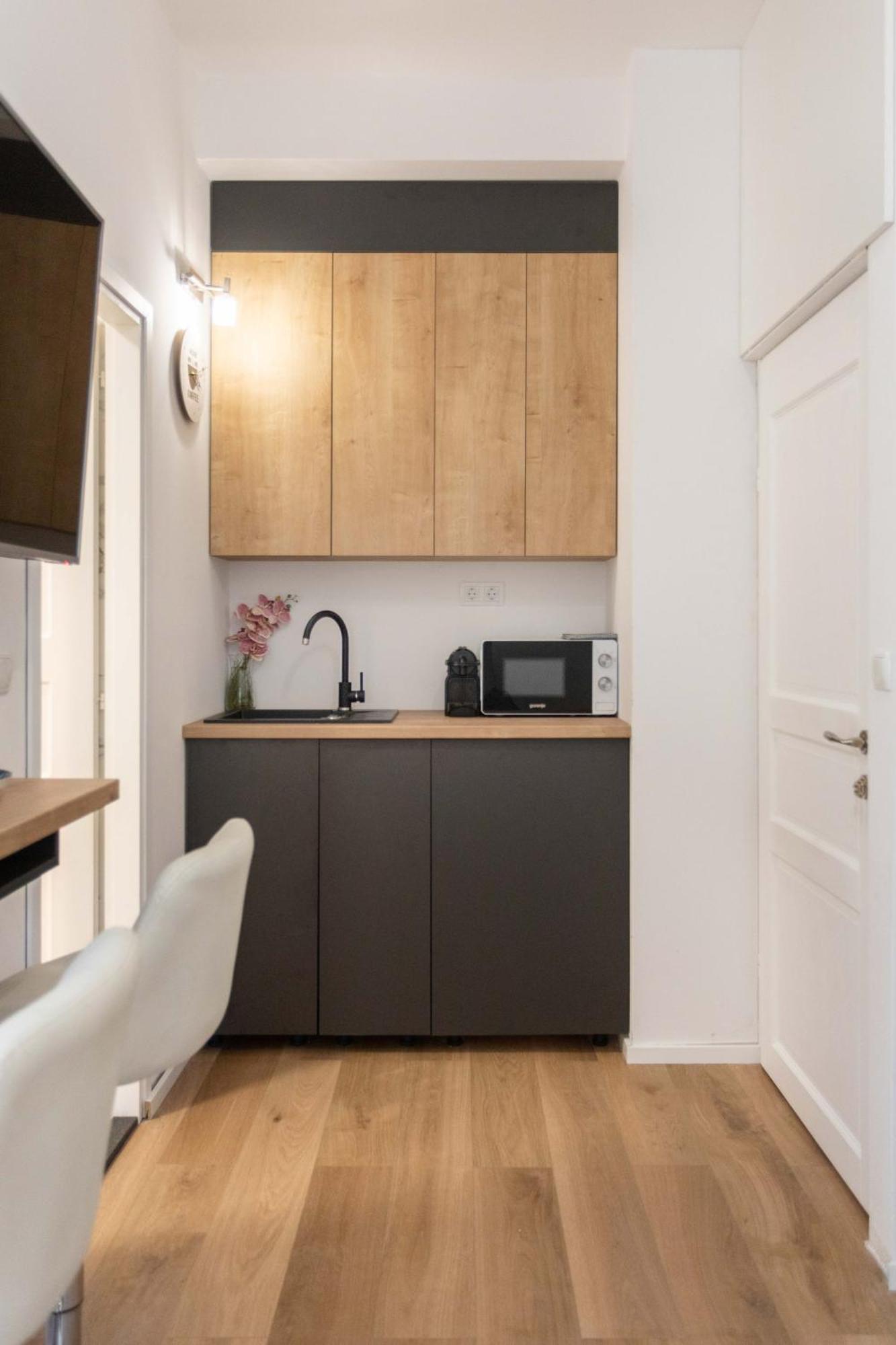 Design And Modern Apartments In Heart Of Загреб Экстерьер фото